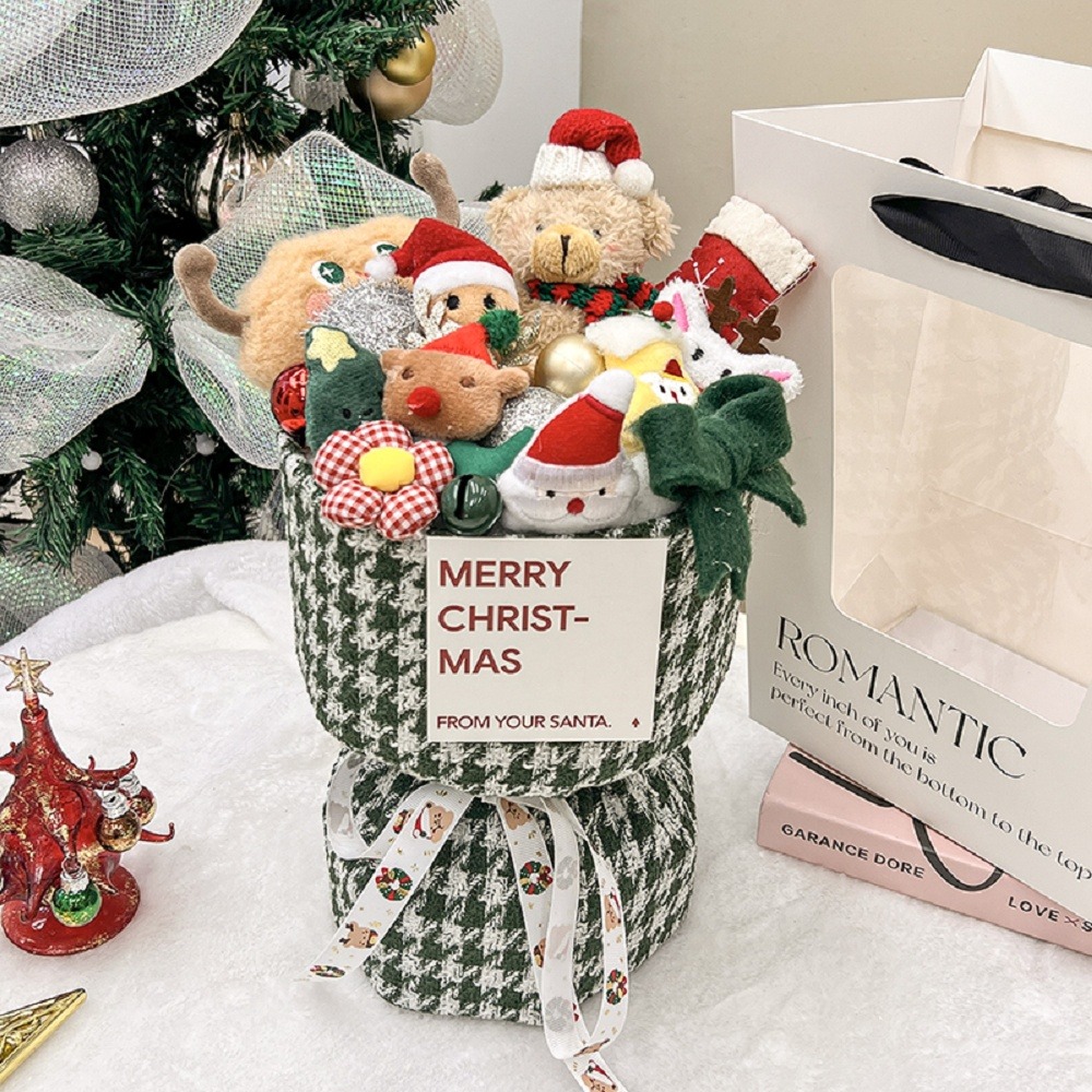 【台灣現貨】聖誕小香風花束 小熊花束 玩偶花束 成品(聖誕禮物 發光禮物 交換禮物 畢業 尾牙 春酒抽獎)-細節圖4