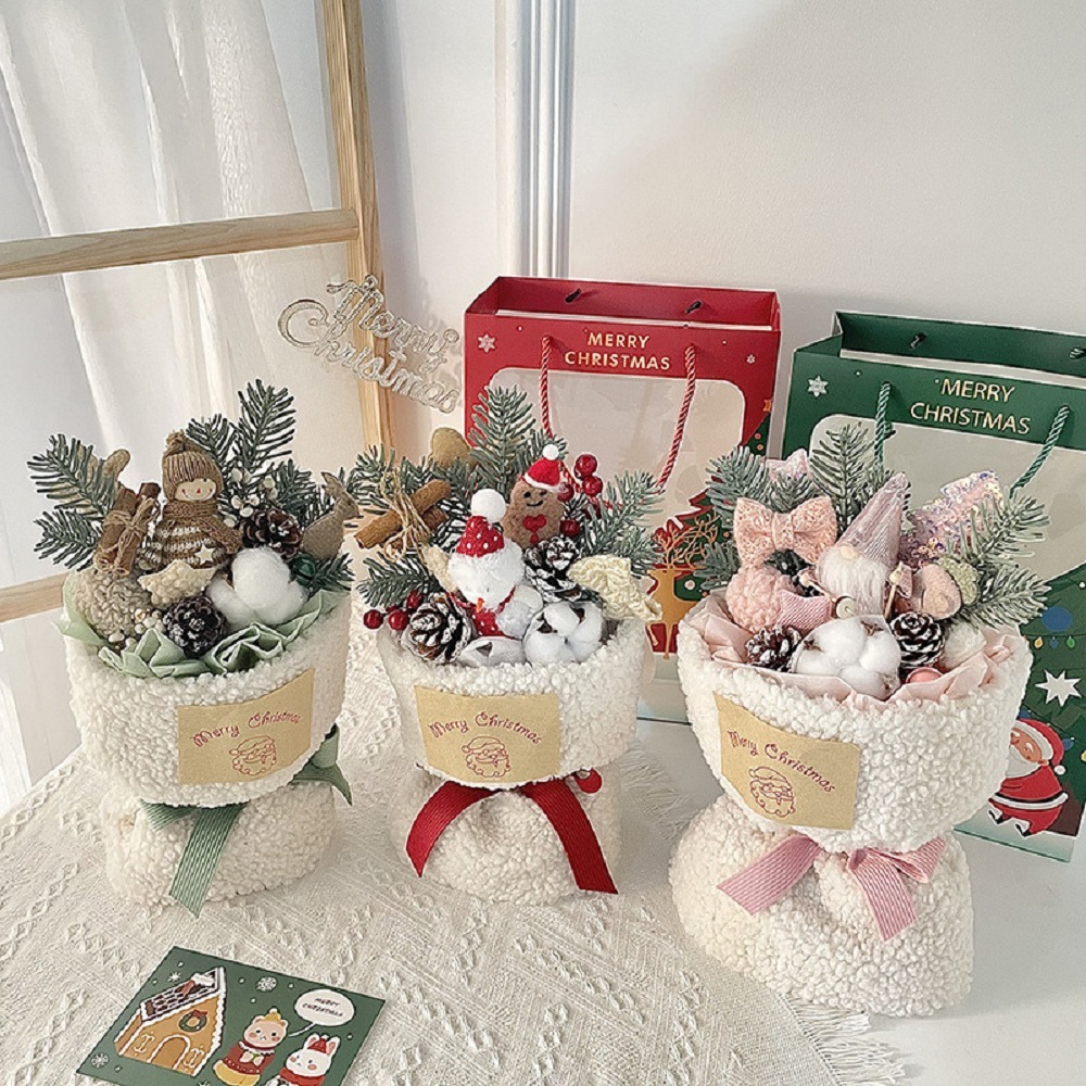 【現貨秒出】玩偶花束 聖誕公仔花束 小熊花束 玩偶花束 成品(聖誕禮物 發光禮物 交換禮物 畢業禮物)-細節圖2