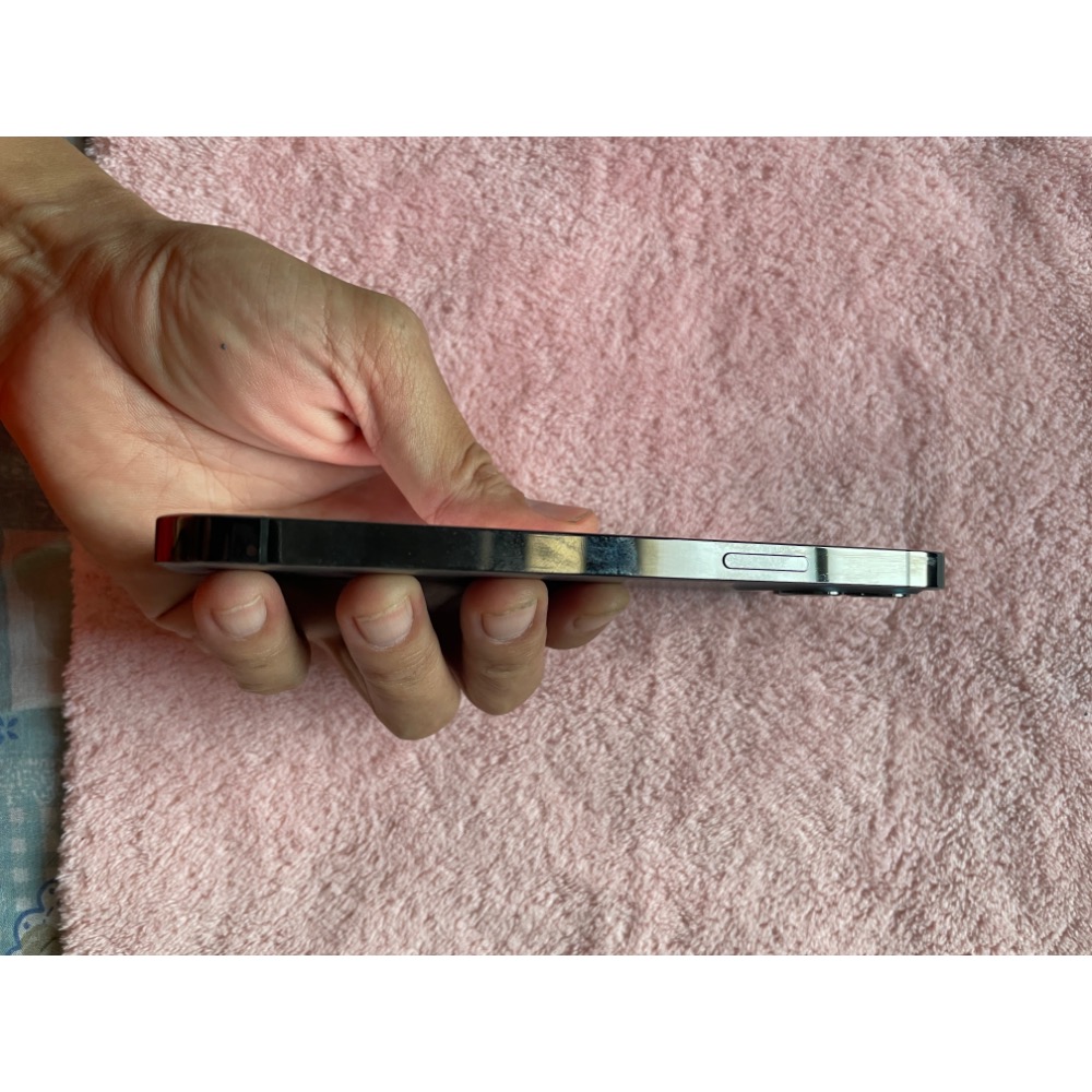 iphone 12 pro 256g 電池100%，只換過電池，無維修，外觀還不錯有盒附保護貼-細節圖7