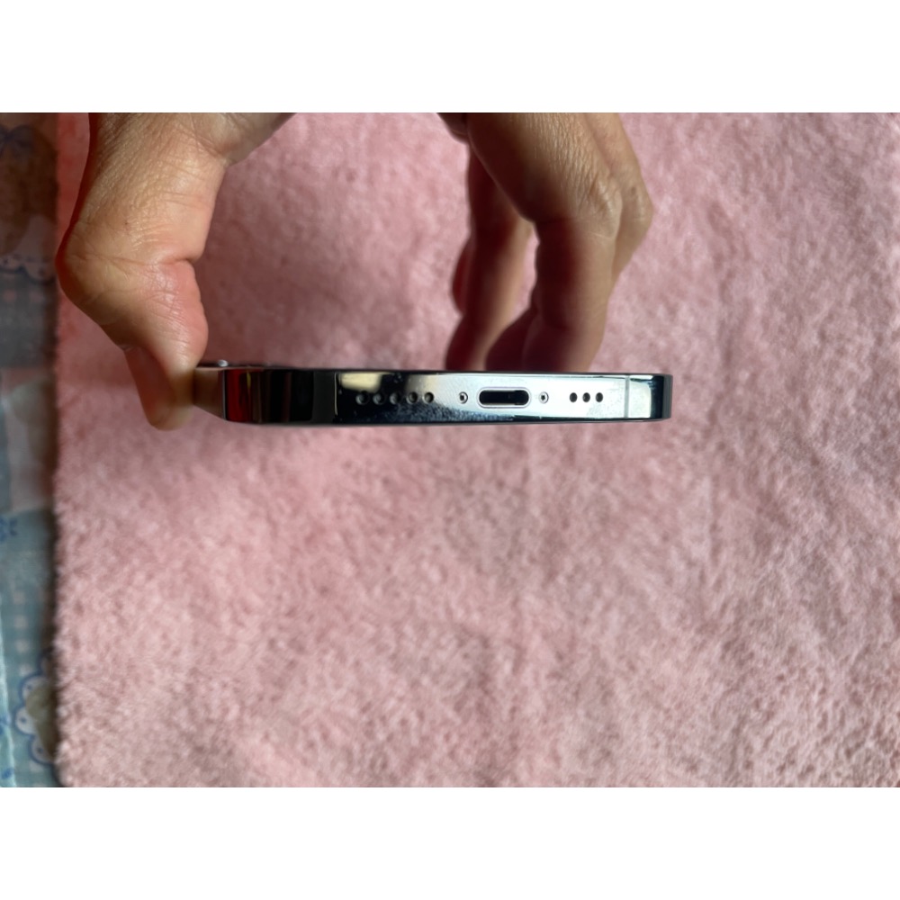 iphone 12 pro 256g 電池100%，只換過電池，無維修，外觀還不錯有盒附保護貼-細節圖9