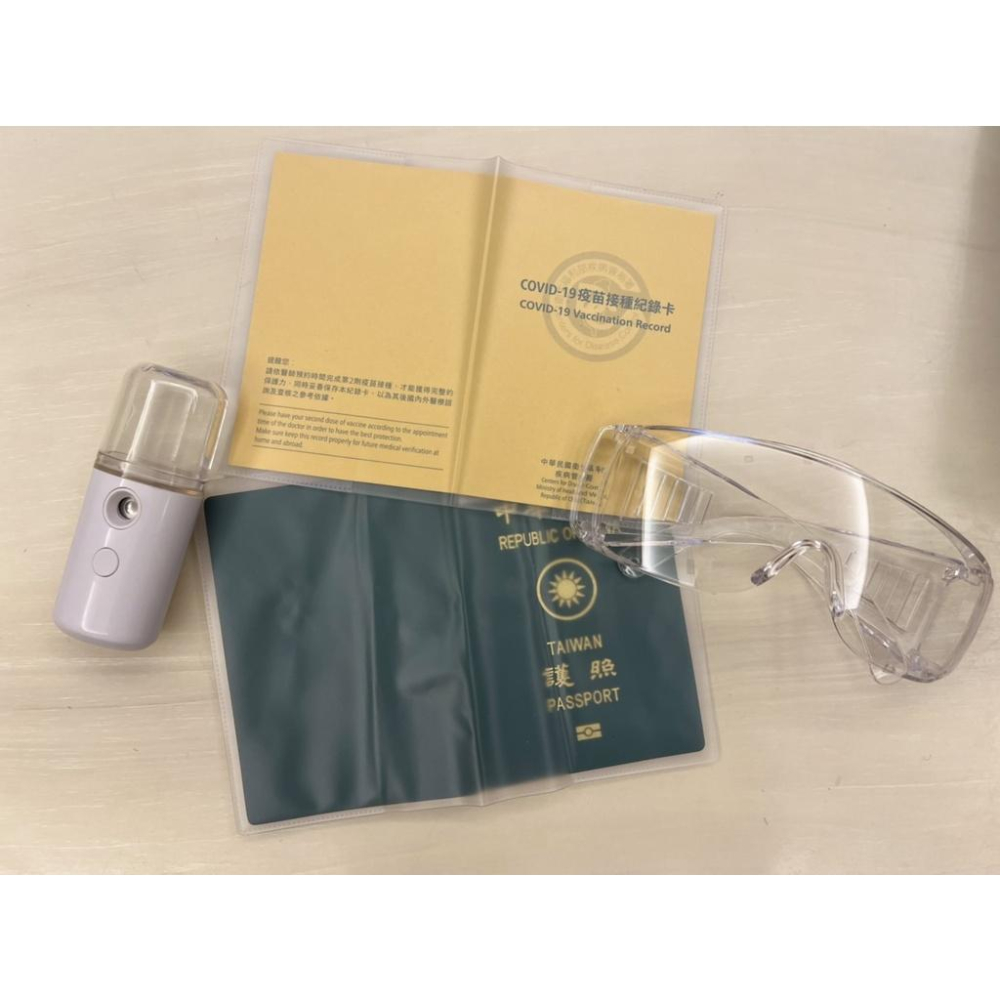 台灣現貨 小黃卡套 護照套 疫苗接種卡套 疫苗保護套 小黃卡保護套 護照保護套 PVC卡套 透明護照套 磨砂保護套-細節圖7