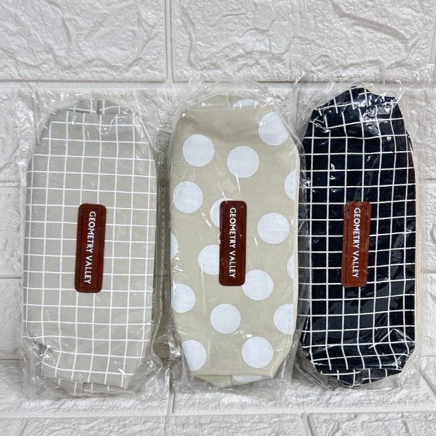 【台灣現貨 開學必備】韓風小清新幾何大容量筆袋 鉛筆袋 大容量筆袋 鉛筆盒 韓風鉛筆 文具用品 文具收納 幾何圖形 12-細節圖2