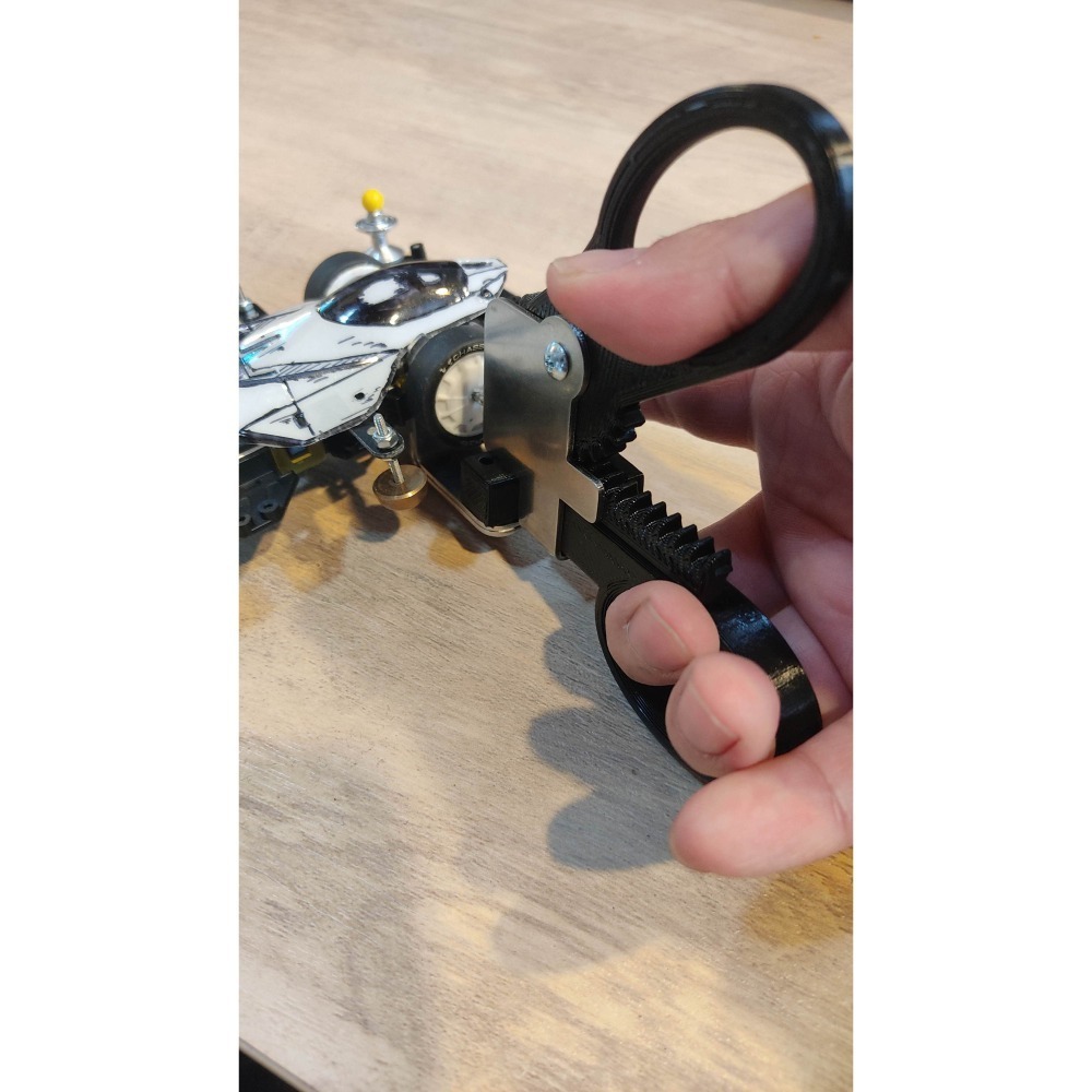 SDS桃園店➠日本 MIC-LABO 四驅車 拔胎器、拆胎器，簡單快速-細節圖4