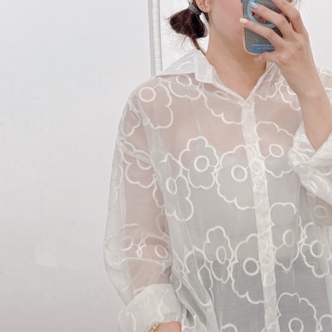 （預購）小花透膚罩衫外套-細節圖2