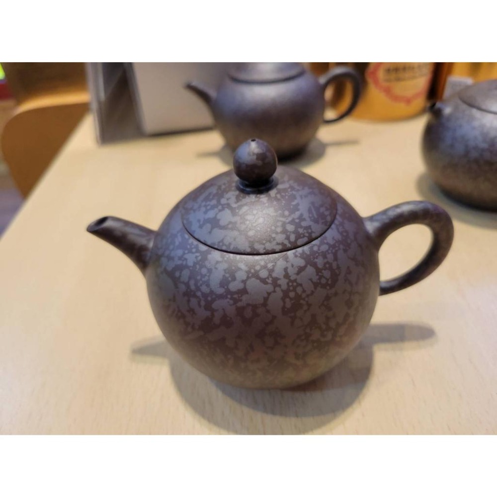 【澄韻堂】現貨全新正品、免運-台灣陶藝名家 林國賢 手拉胚茶壺 手工紫砂斑點單壺-約190~200cc附証書-細節圖4