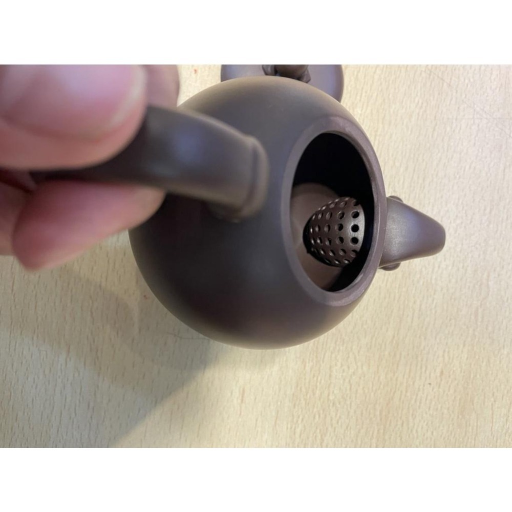 【澄韻堂】現貨全新正品、免運-陸羽精選紫砂壺-附禮盒提袋- 十二生肖2015羊年壺(三陽開泰)紫砂壺,約230cc-細節圖3