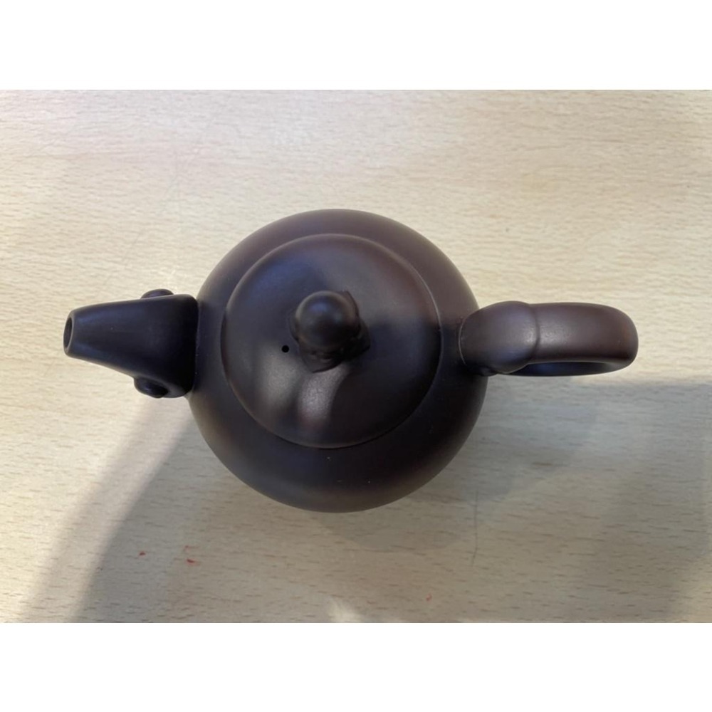 【澄韻堂】現貨全新正品、免運-陸羽精選紫砂壺-附禮盒提袋- 十二生肖2015羊年壺(三陽開泰)紫砂壺,約230cc-細節圖6