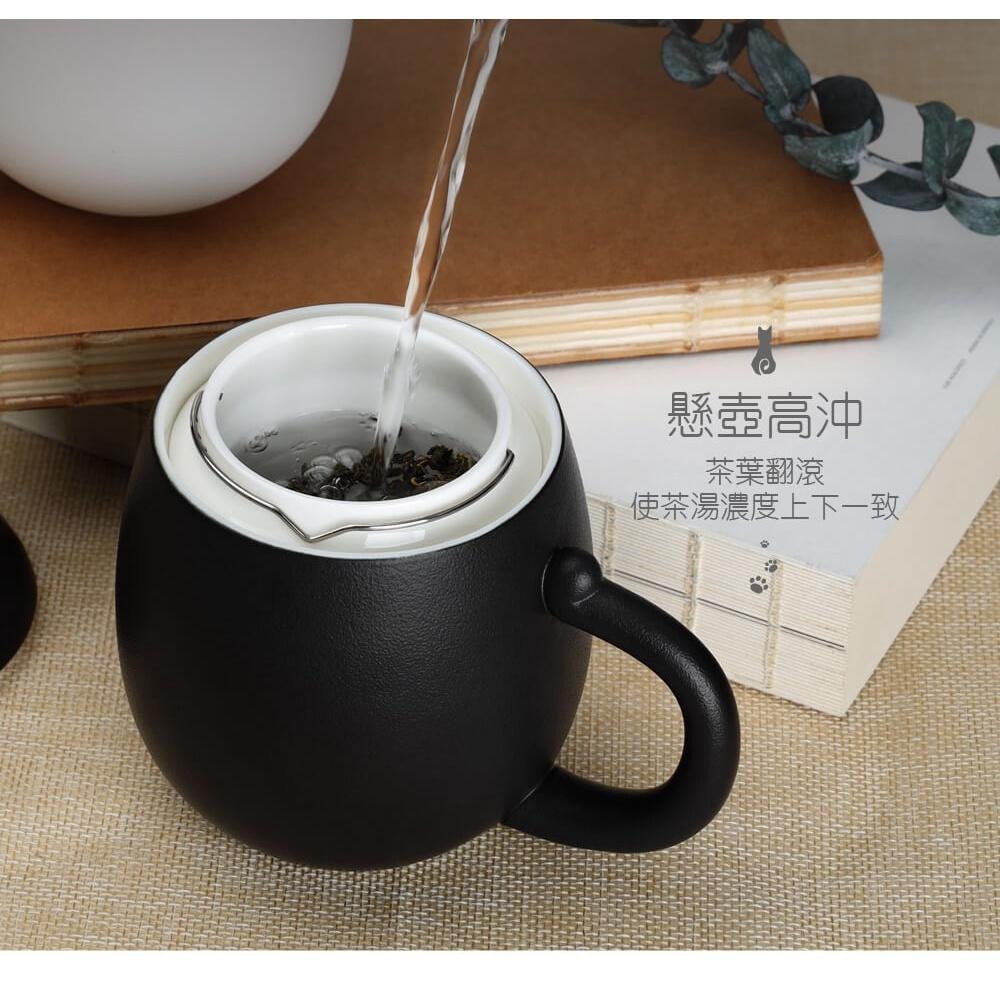 【澄韻堂】現貨, 宜龍陶瓷茶具- 幸福貓杯組(附茶濾)-黑/白(390ml), 含旅行收納包, 隨身茶杯/馬克杯-細節圖5