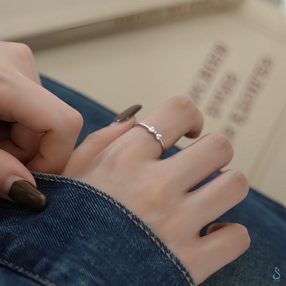 SUMMER 銀飾💫［925純銀］心心相印 迷你鑲鑽蝴蝶結戒 線戒  細戒指 純銀戒指 純銀飾品-細節圖5