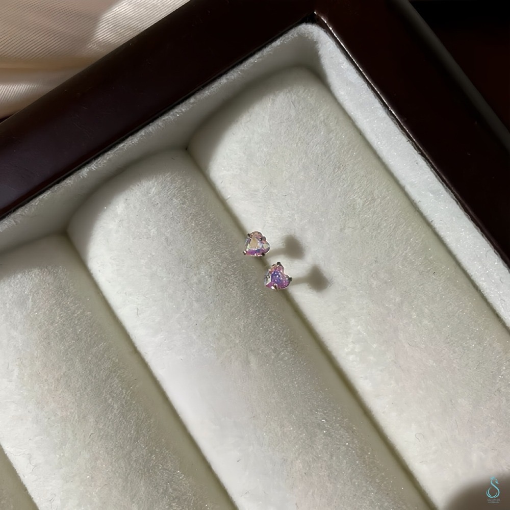 SUMMER 銀飾💫［999足銀］閃亮煥采水鑽耳環 養耳抗過敏 愛心鑽 圓鑽 洗澡睡覺不用摘 平面服貼設計 純銀耳環-規格圖8