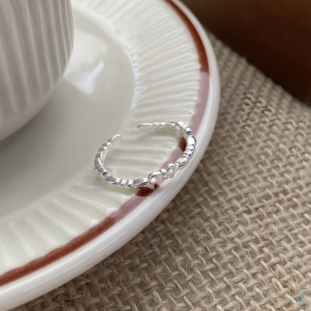 SUMMER 銀飾💫［925純銀］甜心結 蝴蝶結戒指 細線戒 日系甜美 純銀戒指 純銀飾品-細節圖5