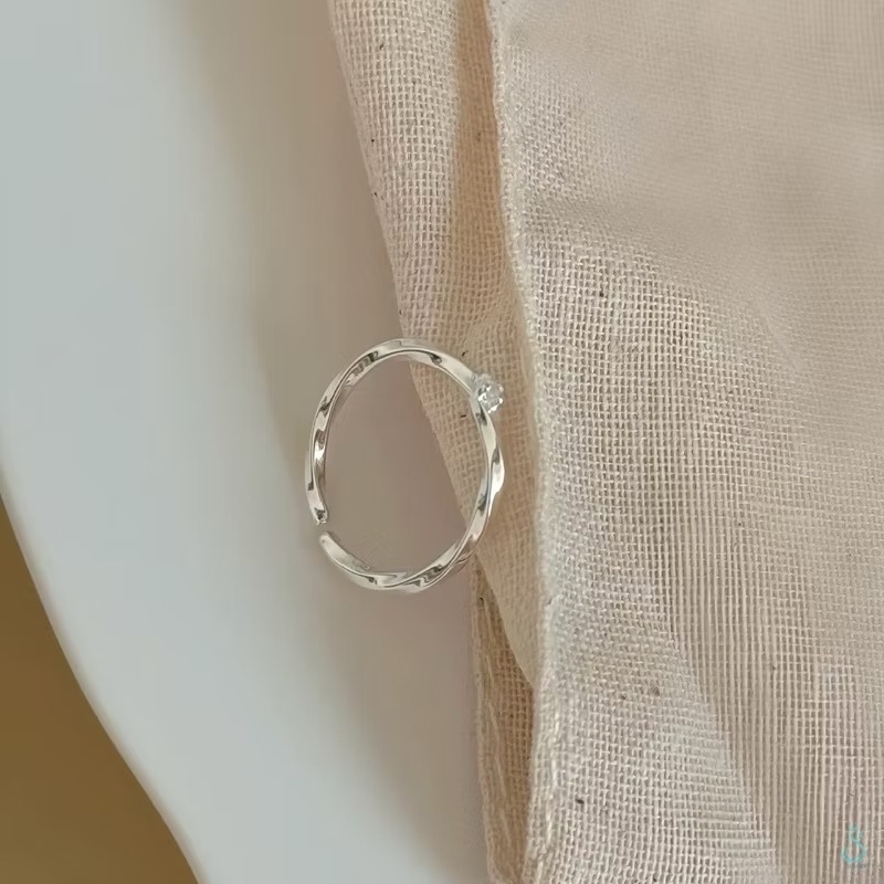 SUMMER 銀飾💫［925純銀］<流光指環>純銀戒指 簡約細尾戒 小鑽尾戒 ￼純銀飾品-細節圖8