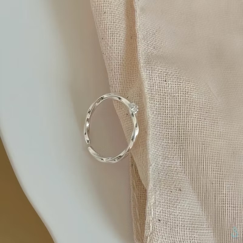 SUMMER 銀飾💫［925純銀］<流光指環>純銀戒指 簡約細尾戒 小鑽尾戒 ￼純銀飾品-細節圖8