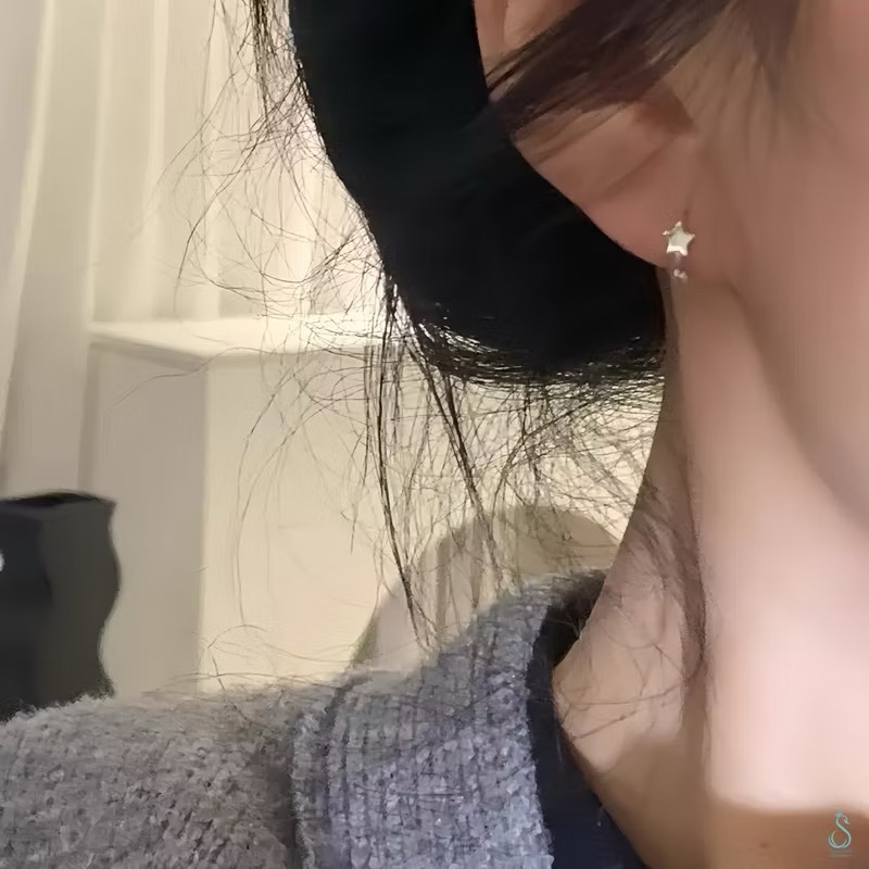 SUMMER 銀飾💫［999足銀］<小幸運星> 迷你貼耳耳環 純銀耳環 星星耳環 純銀飾品-細節圖5