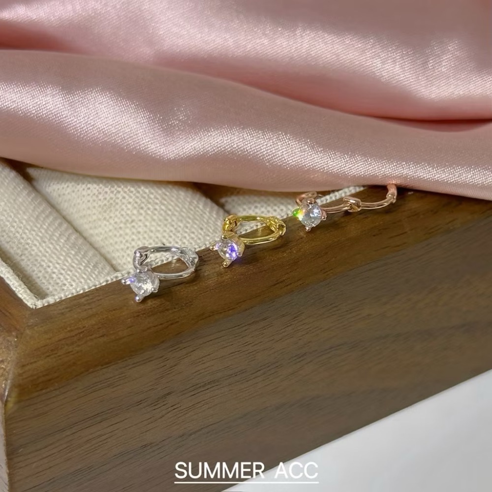 SUMMER韓 銀飾💫［S925純銀］迷你貼耳 四爪閃鑽純銀耳環 正韓 易扣式 耳扣耳環 圈圈耳環 純銀飾品-細節圖5