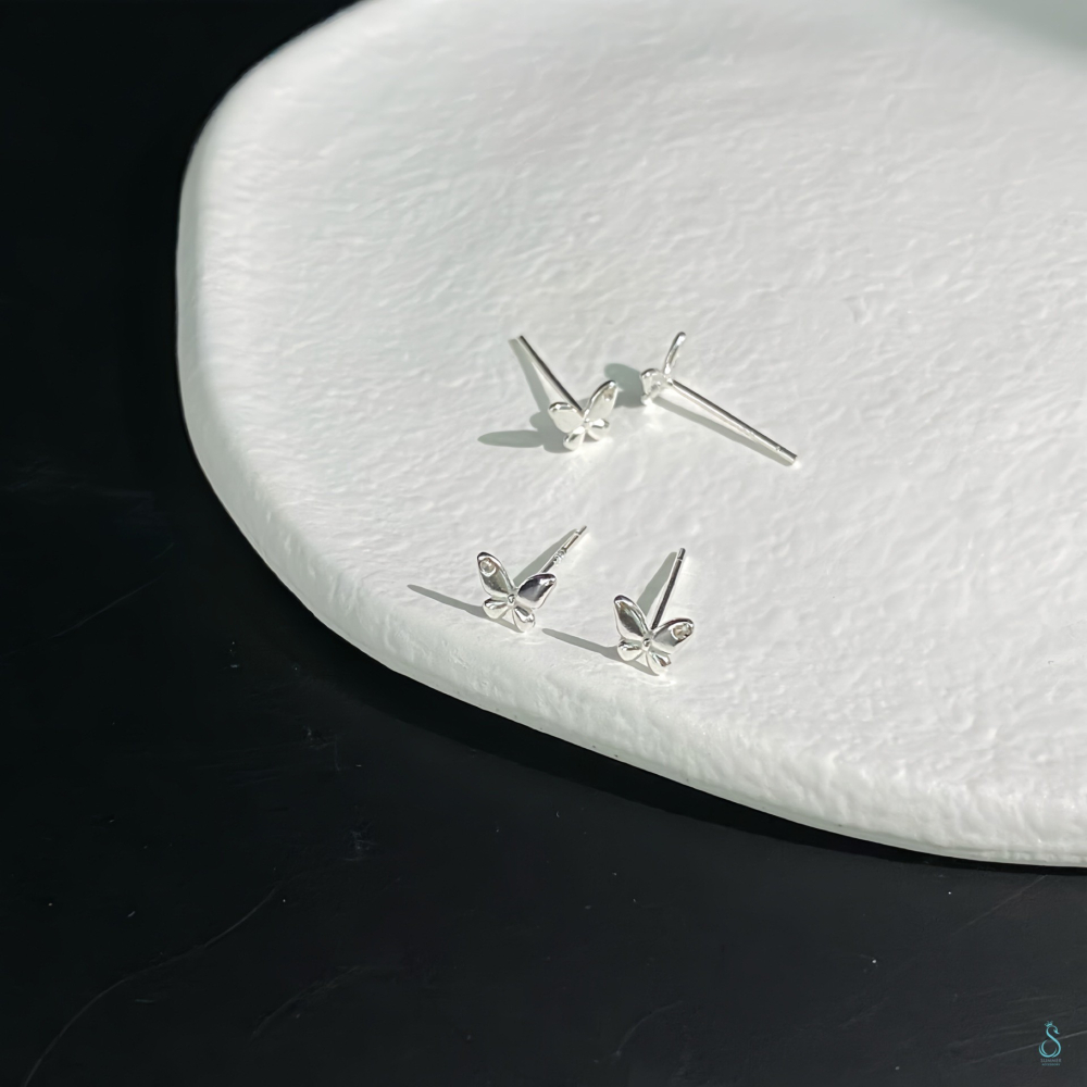 SUMMER 銀飾💫［999足銀］<點鑽蝶羽>迷你蝴蝶耳環 養耳不過敏純銀耳環 純銀飾品-細節圖6