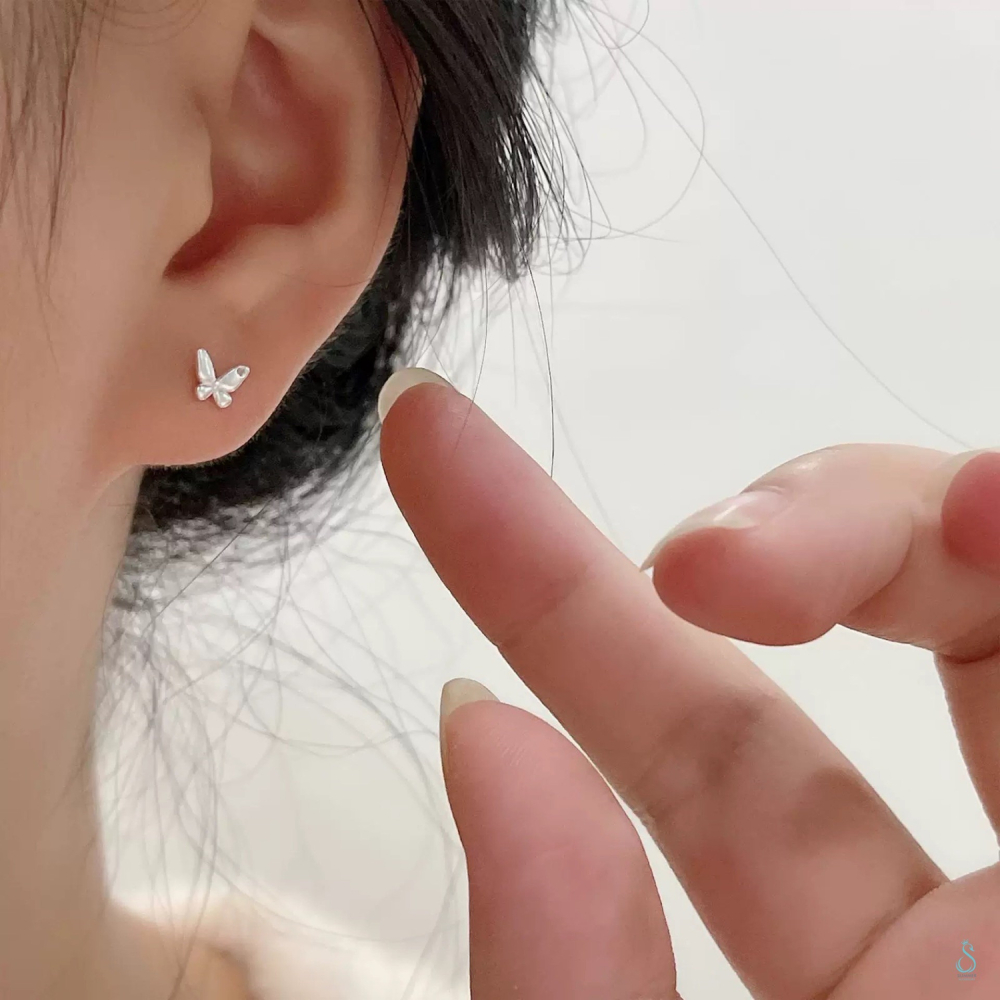 SUMMER 銀飾💫［999足銀］<點鑽蝶羽>迷你蝴蝶耳環 養耳不過敏純銀耳環 純銀飾品-細節圖9