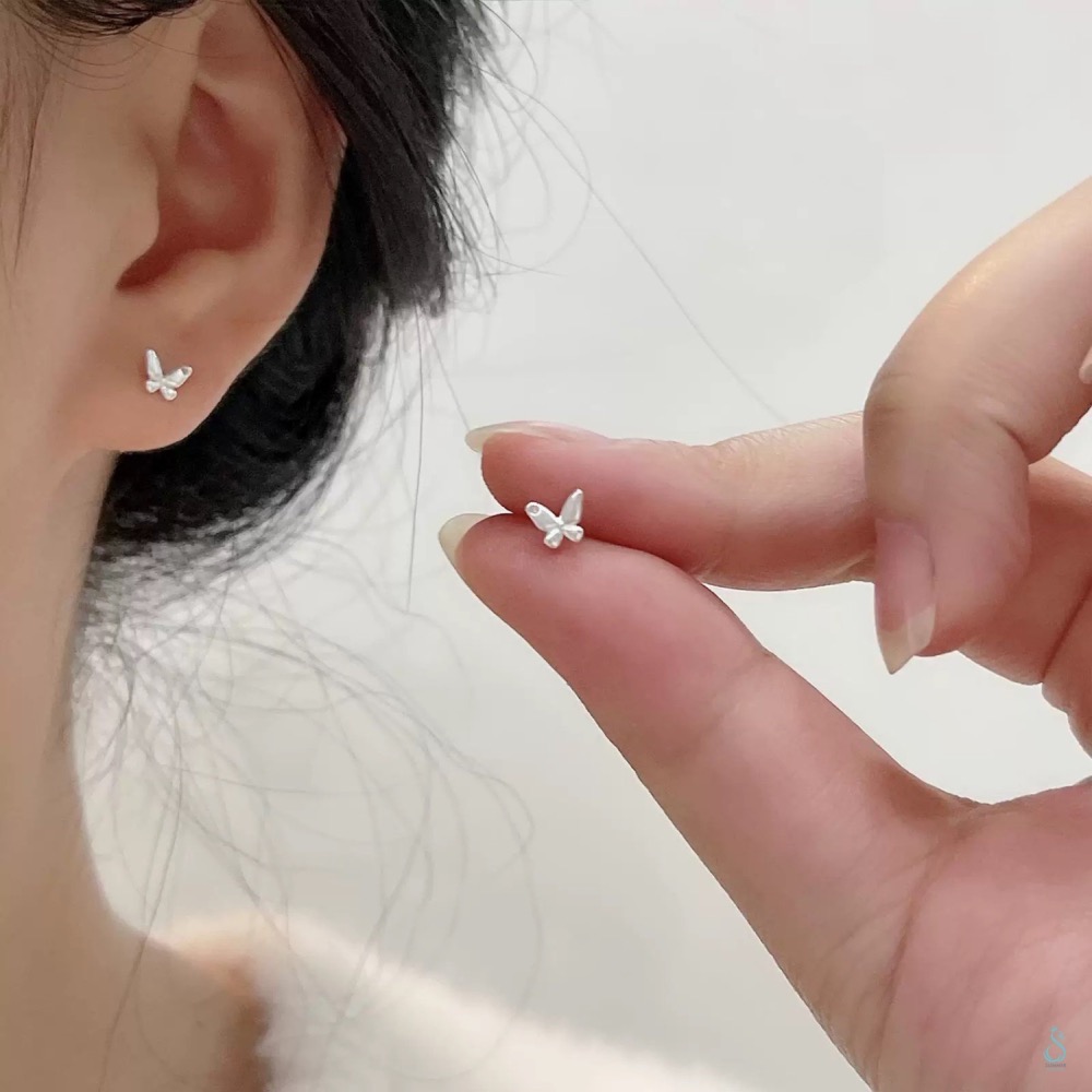 SUMMER 銀飾💫［999足銀］<點鑽蝶羽>迷你蝴蝶耳環 養耳不過敏純銀耳環 純銀飾品-細節圖7