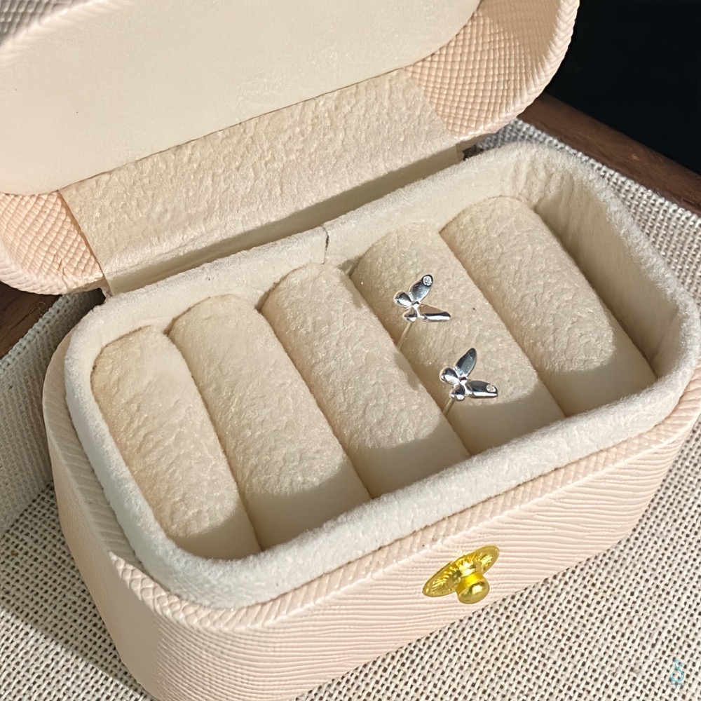 SUMMER 銀飾💫［999足銀］<點鑽蝶羽>迷你蝴蝶耳環 養耳不過敏純銀耳環 純銀飾品-細節圖8