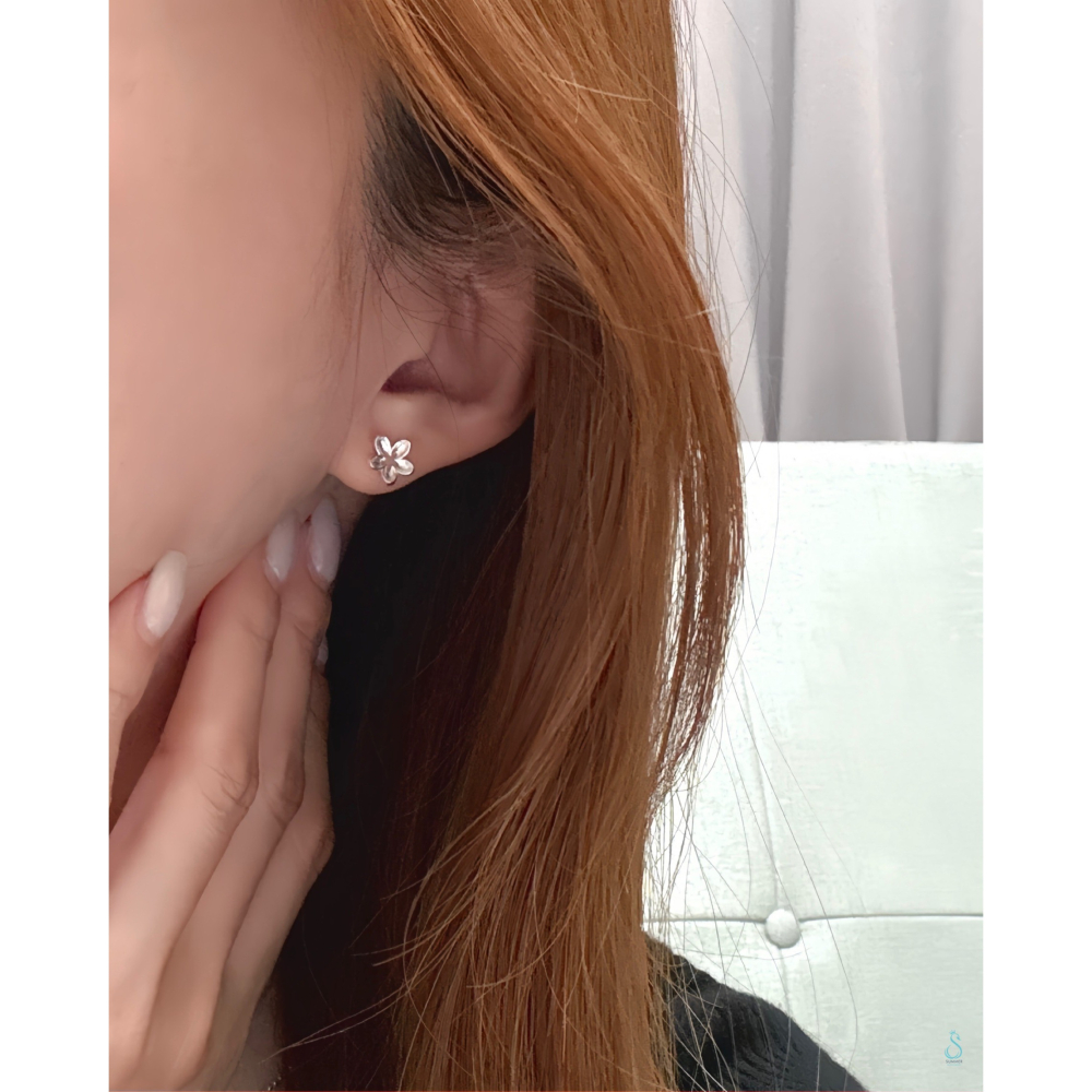 SUMMER 銀飾💫［925純銀］<光影花語>純銀耳環 立體小花 花朵 養耳純銀飾品-細節圖8