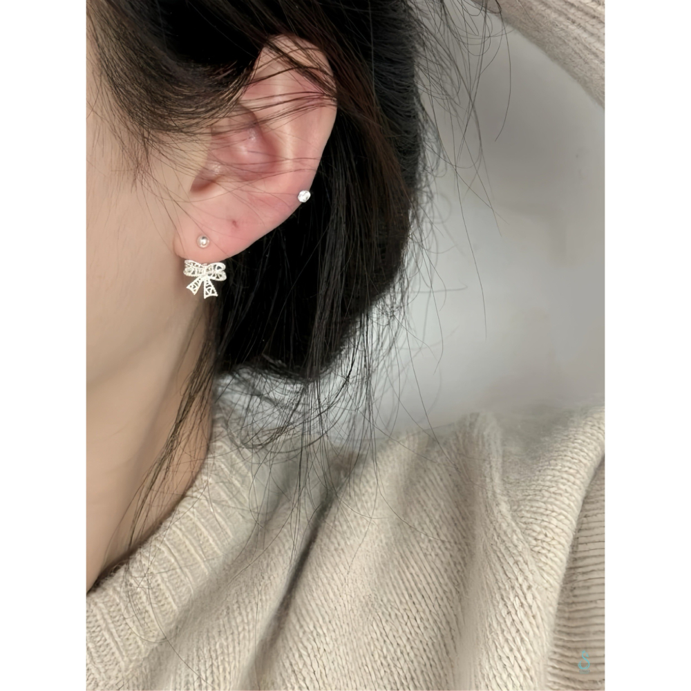 SUMMER 銀飾💫［999足銀］<心悅蝴蝶結>耳環 鎖珠式耳環 C型純銀耳環 蝴蝶結耳環 純銀飾品-細節圖2