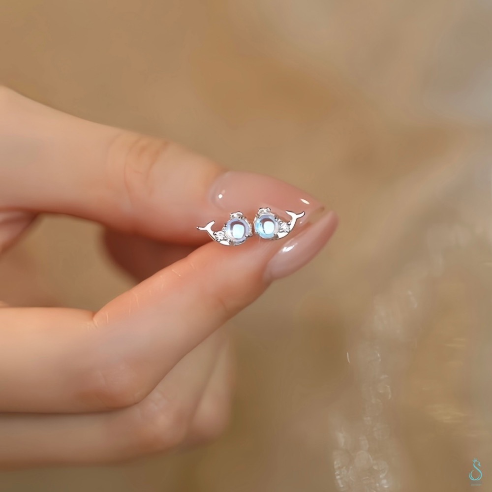 SUMMER 銀飾💫［999足銀］夢幻<微光海鯨>小鯨魚純銀耳環 純銀飾品-細節圖2