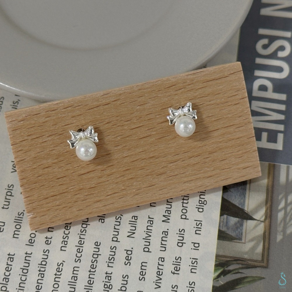 SUMMER韓 銀飾💫［925純銀］約會必備🎀<甜心蝴蝶結珍珠耳環>鎖珠式耳環 正韓 珍珠 耳骨 轉珠純銀耳環 純銀-細節圖6