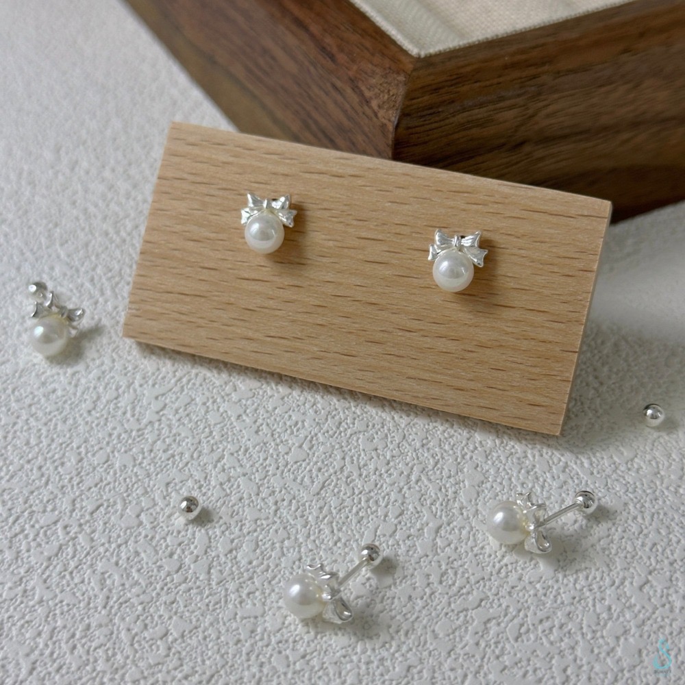 SUMMER韓 銀飾💫［925純銀］約會必備🎀<甜心蝴蝶結珍珠耳環>鎖珠式耳環 正韓 珍珠 耳骨 轉珠純銀耳環 純銀-細節圖2