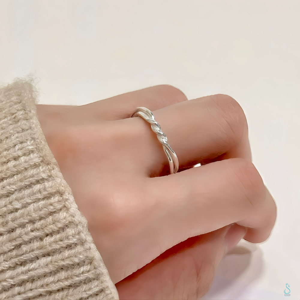 ✨限量訂製款✨SUMMER 銀飾💫［925純銀］<雙線扭結戒>固定戒圍/國際戒圍#11～#12 純銀戒指 純銀飾品-細節圖3