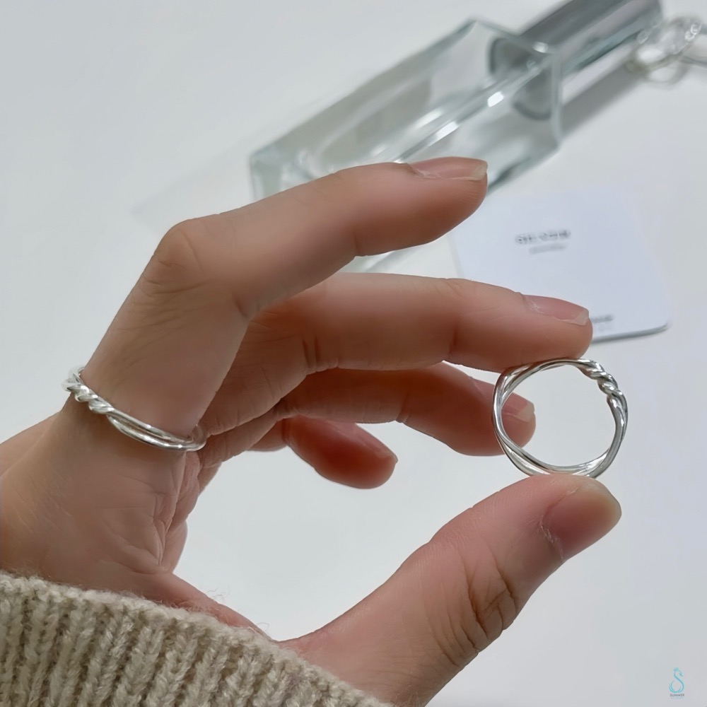 ✨限量訂製款✨SUMMER 銀飾💫［925純銀］<雙線扭結戒>固定戒圍/國際戒圍#11～#12 純銀戒指 純銀飾品-細節圖5