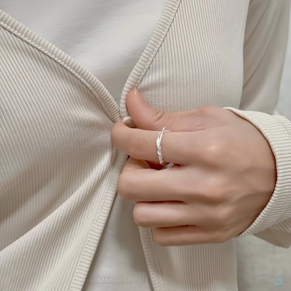 ✨限量訂製款✨SUMMER 銀飾💫［925純銀］<雙線扭結戒>固定戒圍/國際戒圍#11～#12 純銀戒指 純銀飾品-細節圖8