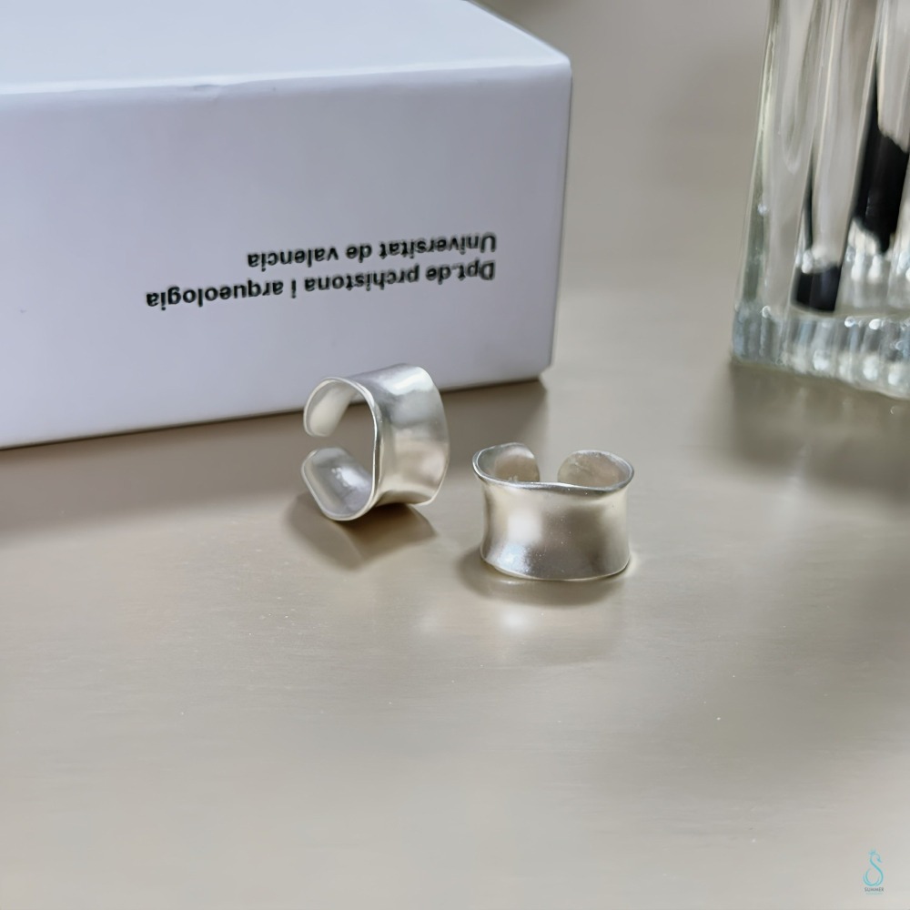 寬版但超顯手細  SUMMER韓 銀飾💫［925純銀］重工霧銀曲面戒  正韓 寬面戒 霧面啞光 修飾手型超顯細 純銀戒-細節圖7