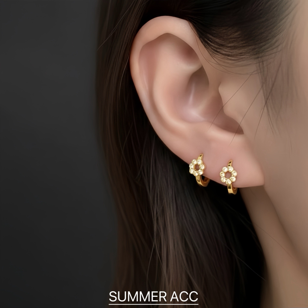 SUMMER韓 銀飾💫［925純銀］排鑽小圓扣✨閃亮鑽圈圈 純銀耳環 耳骨環 迷你貼耳 耳扣耳環 正韓 圈圈耳環-細節圖9