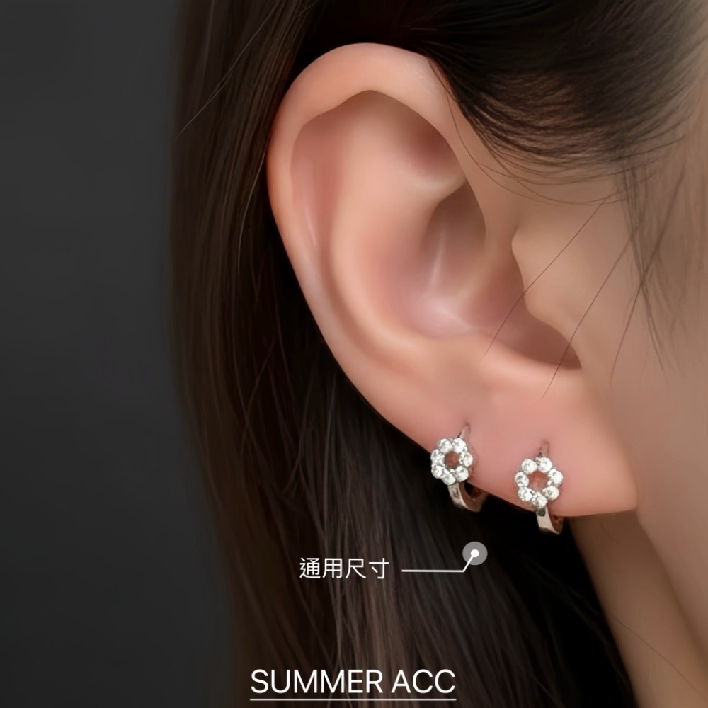 SUMMER韓 銀飾💫［925純銀］排鑽小圓扣✨閃亮鑽圈圈 純銀耳環 耳骨環 迷你貼耳 耳扣耳環 正韓 圈圈耳環-規格圖9