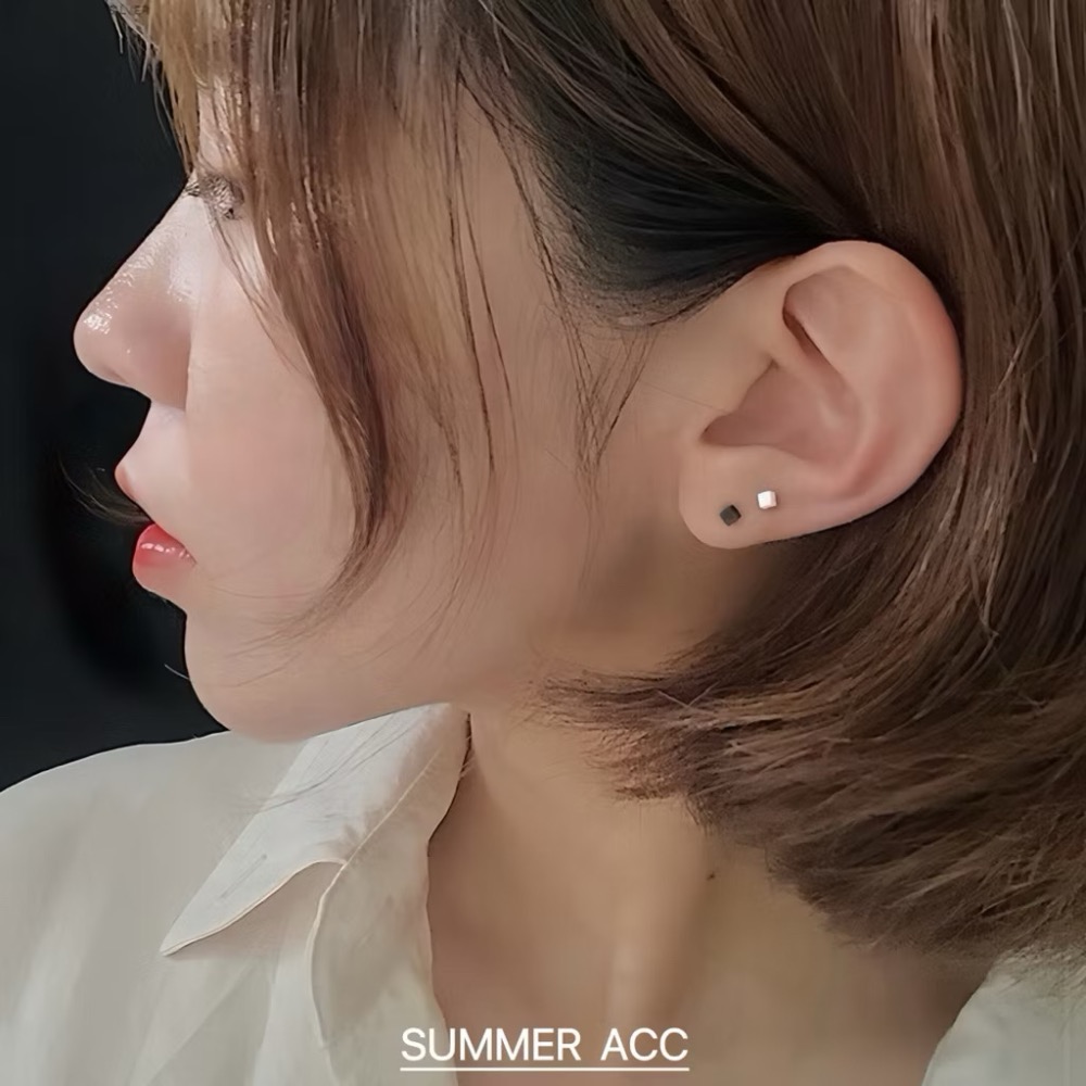 SUMMER 銀飾💫［925純銀］實心亮面 超迷你小方塊 2mm幾何方塊 純銀耳環 純銀飾品-細節圖2