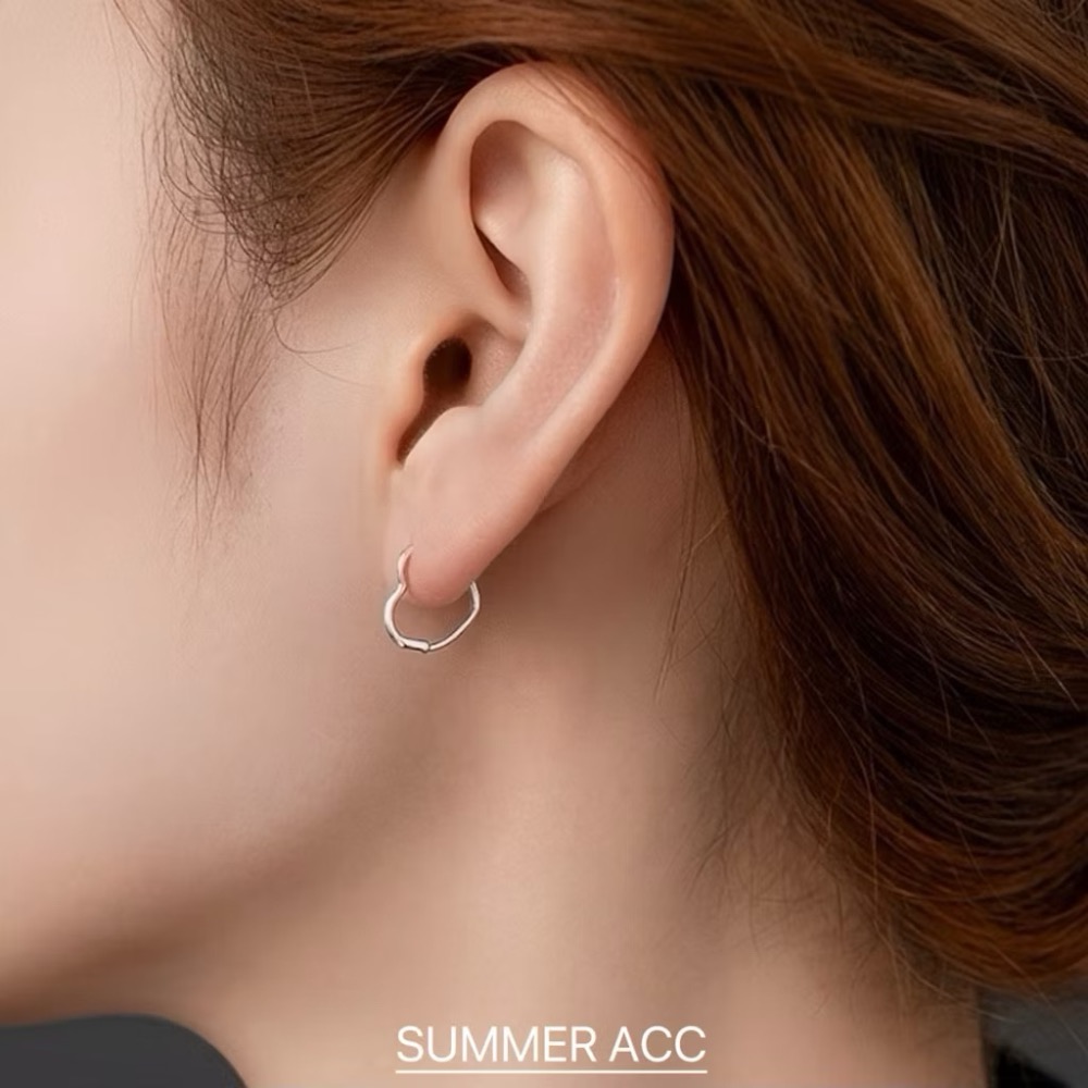 SUMMER 銀飾💫［925純銀］🤍簡約愛心耳環 純銀耳環 養耳 洗澡睡覺不用摘 心型 易扣式耳環 純銀飾品-細節圖9