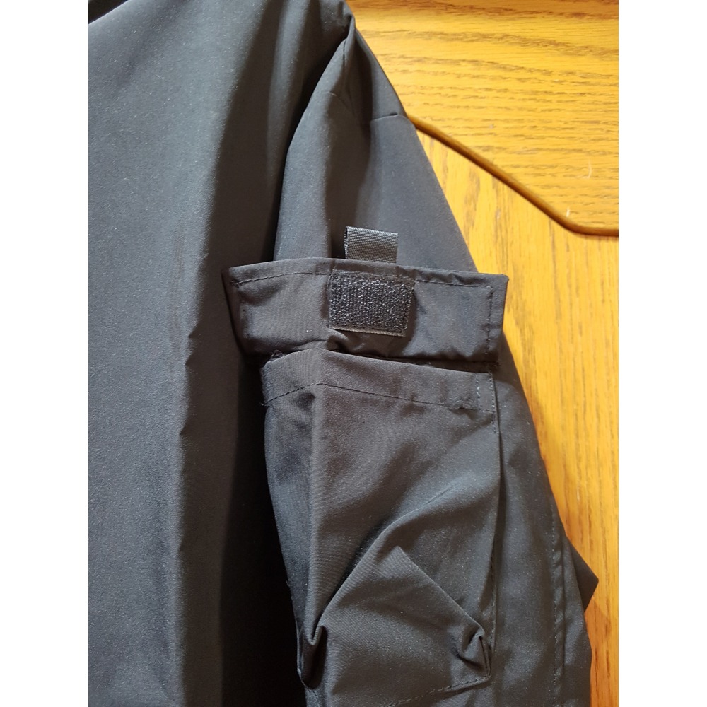 [長夜餘火]免運 現貨24小時出貨 XIANZAI 連帽外套 衝鋒外套 防風外套 夾克 黑色 XL 全新-細節圖3