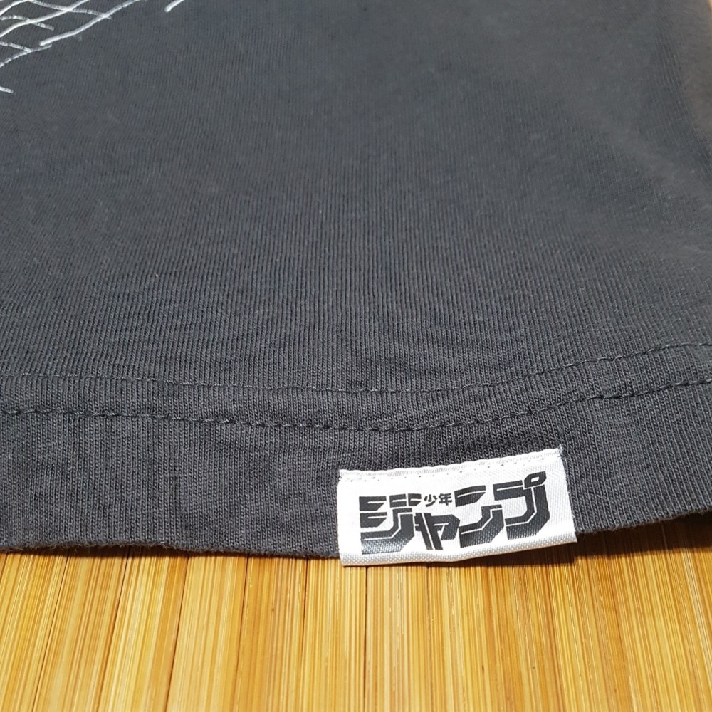 [長夜餘火]免運 現貨24小時出貨 UNIQLO 火影忍者 宇智波鼬 聯名T恤 週刊少年Jump 50周年 全新-細節圖4