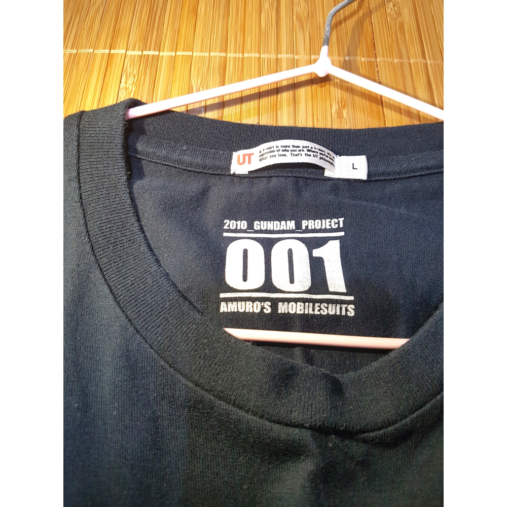 [長夜餘火]免運 現貨24小時出貨 UNIQLO GUNDAM 鋼彈 聯名T恤 BANDAI 萬代 全新-細節圖3