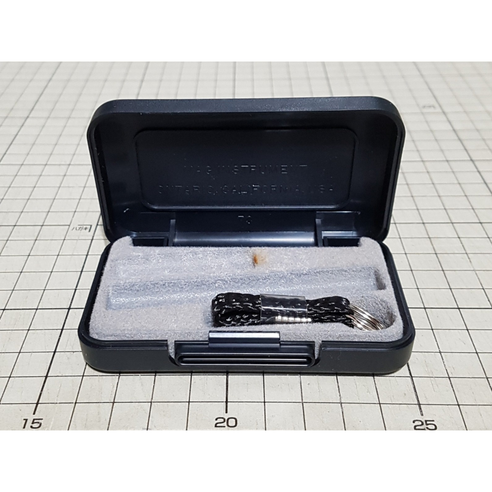 [長夜餘火]免運 現貨24小時出貨 MAG-LITE SOLITAIRE 手電筒盒 吊繩 無手電筒-細節圖3