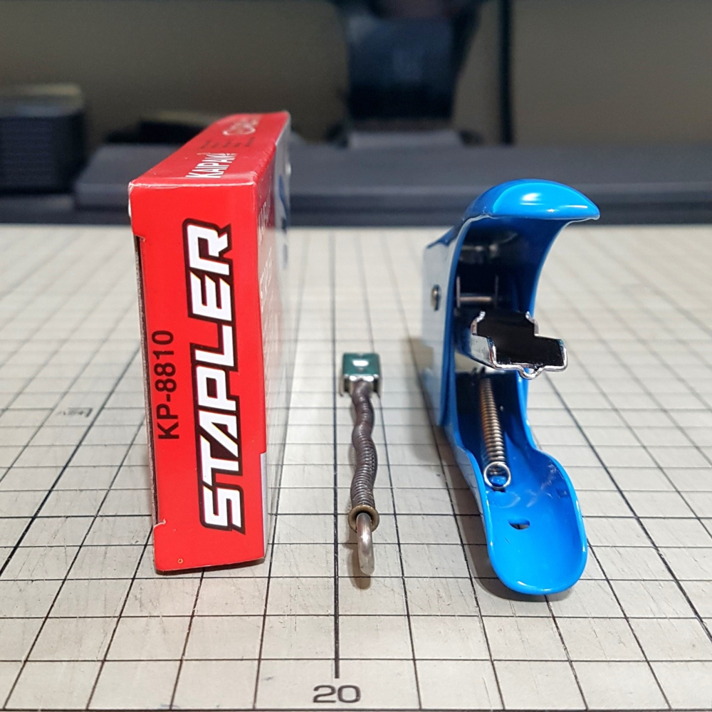 [長夜餘火]免運 現貨24小時出貨 KAIPAI STAPLER 釘書機 藍色 全新 些許鏽斑 刮傷-細節圖5