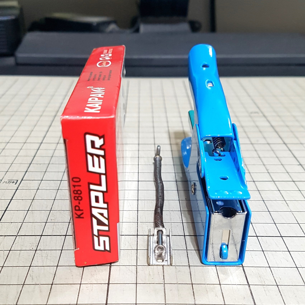 [長夜餘火]免運 現貨24小時出貨 KAIPAI STAPLER 釘書機 藍色 全新 些許鏽斑 刮傷-細節圖6
