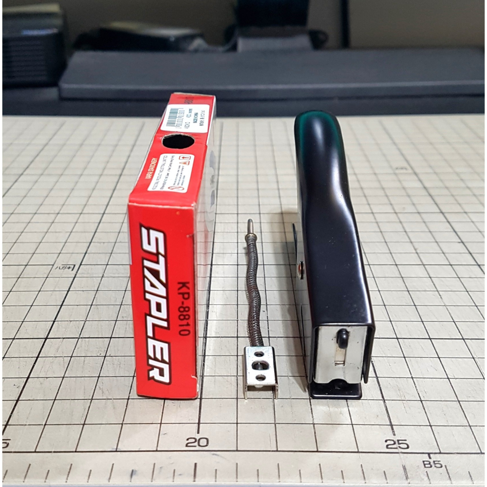 [長夜餘火]免運 現貨24小時出貨 KAIPAI STAPLER 釘書機 黑色 全新 些許鏽斑 刮傷-細節圖4