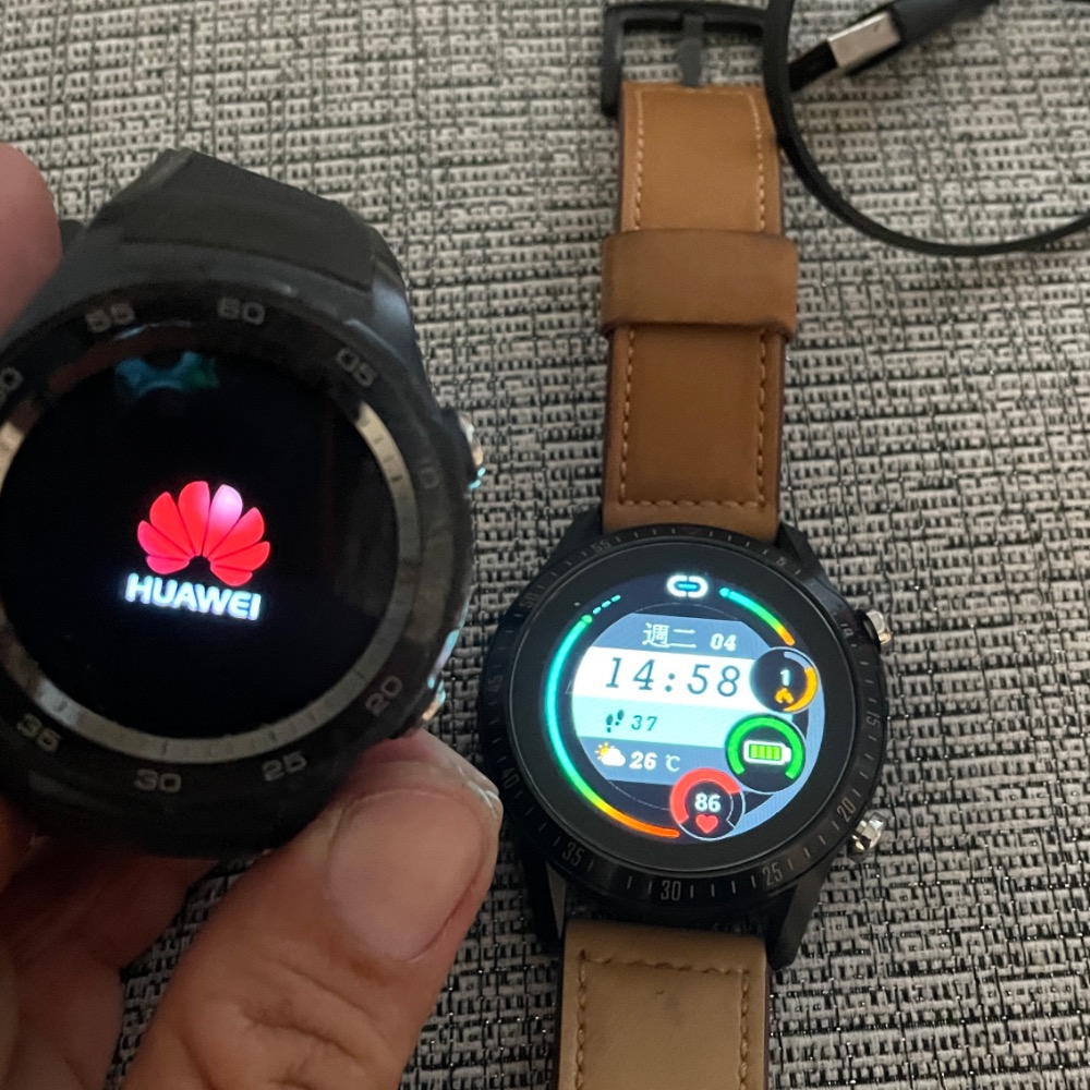Vwatch手錶及4g華為智慧手錶功能蓄電正常有充電器兩個一起賣2288外觀都有擦傷使用痕跡-細節圖2