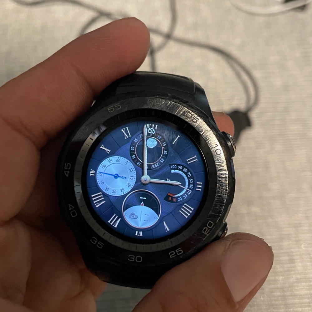 Vwatch手錶及4g華為智慧手錶功能蓄電正常有充電器兩個一起賣2288外觀都有擦傷使用痕跡-細節圖3