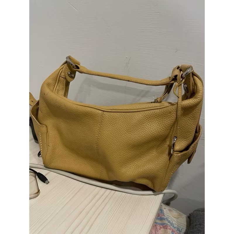 Tods真皮手提包有掉一個扣子便宜賣下表-細節圖2