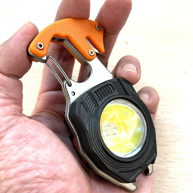 新款鑰匙扣燈【熊愛露】自帶點煙器 口哨 割刀Type-C充電.可掛式多功能。應急小手電筒強磁吸附COB工作燈-細節圖2