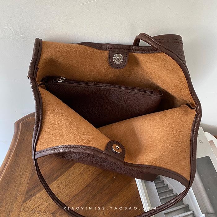 [現貨在台] 經典素色軟皮托特包 隨性百搭 文青質感 4色可選-細節圖7