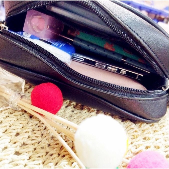 極簡素色皮革小方包 側背包 肩背包 斜背包 文青風 約會 尾牙 喜酒 無印良品風 簡約個性 百搭款 6色可選-細節圖6