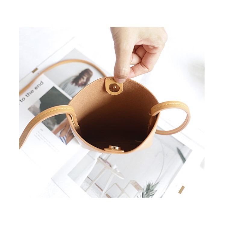 文青皮革手機包 手機包 斜背包 小廢包 肩背包 側背包 手機袋 8色可選 贈送原廠包包防塵袋-細節圖7